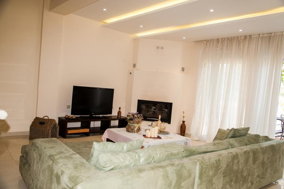 Παραθαλασσιο Apartamento Agia  Exterior foto