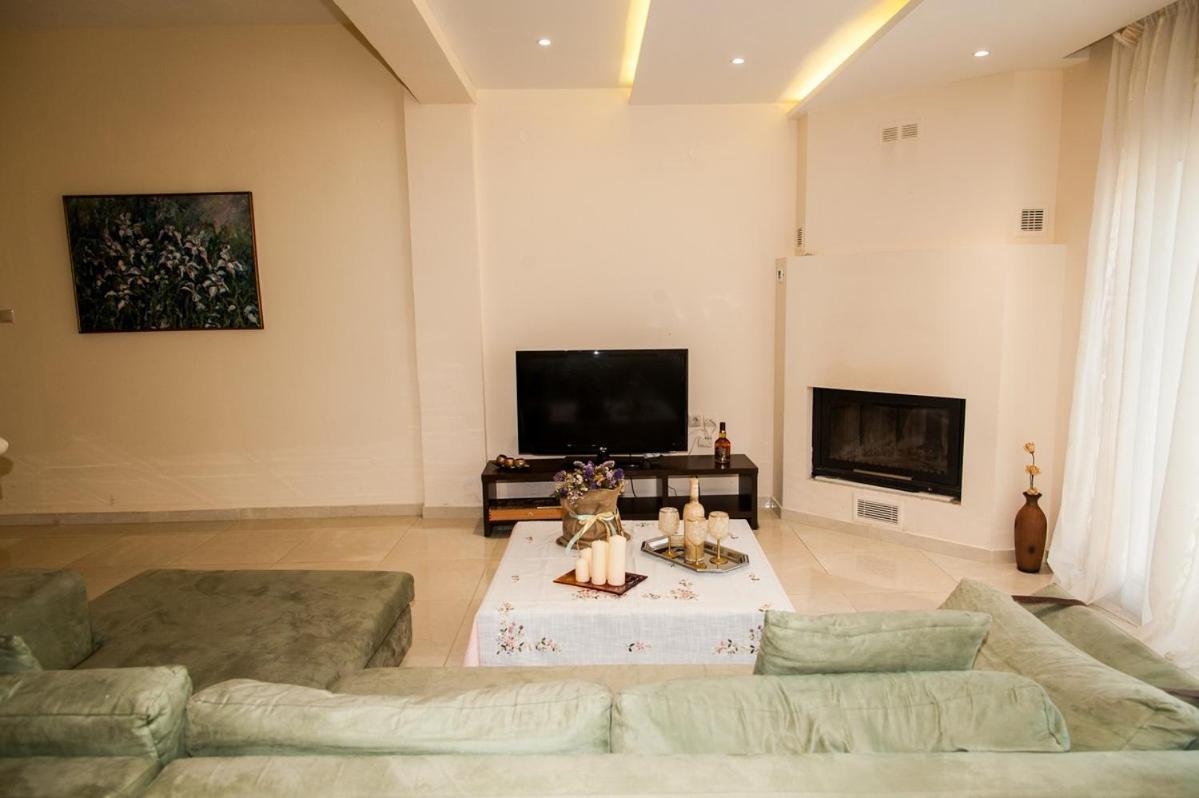 Παραθαλασσιο Apartamento Agia  Exterior foto